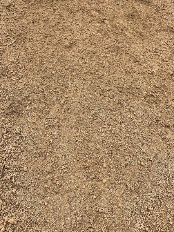 VENTE DE TERRE VEGETALE CRIBLEE EN CORREZE A SALON LA TOUR