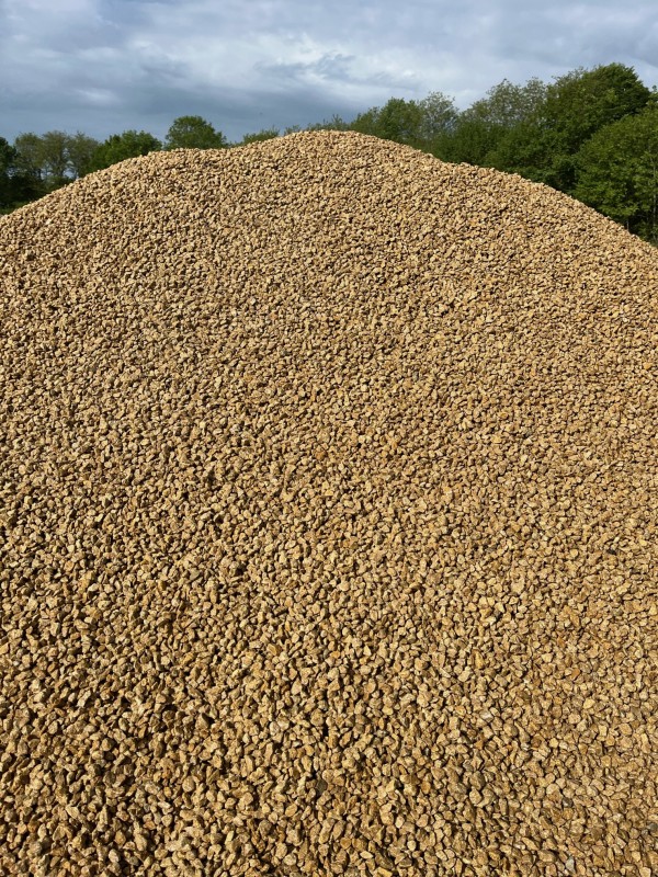 arrivage et vente de cailloux à salon la tour en correze entre brive et limoges